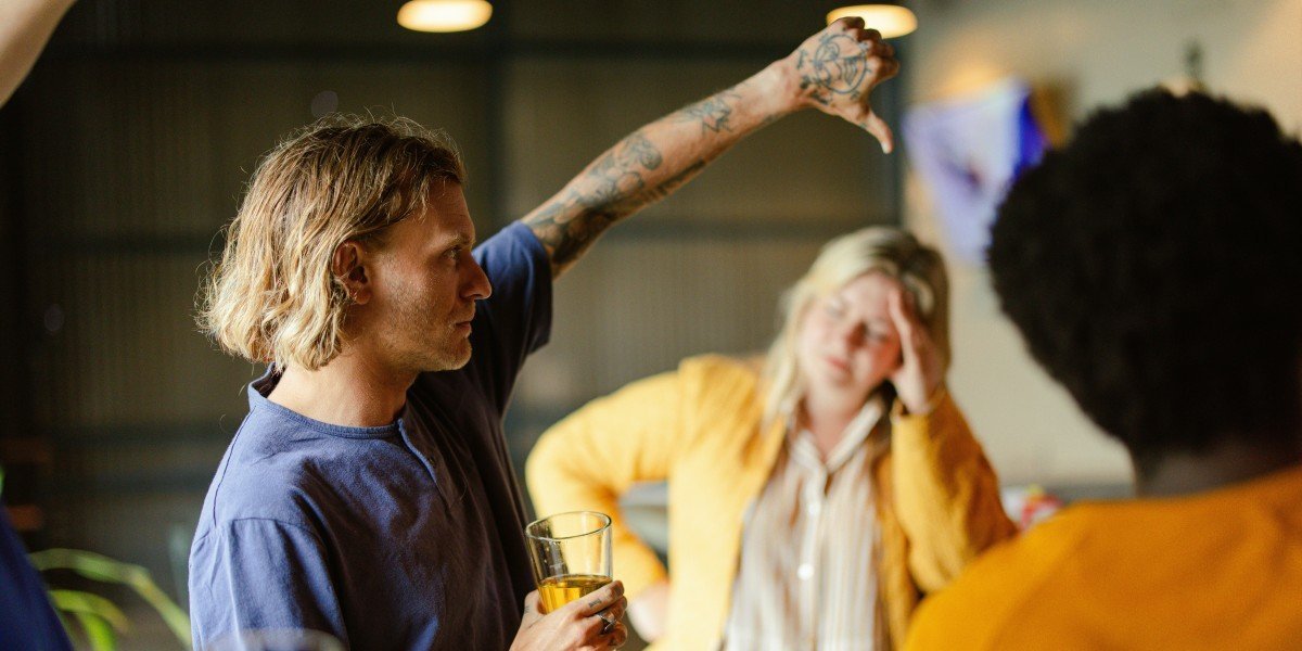 초기에 손실이 개인적인 문제로 느껴지는 이유